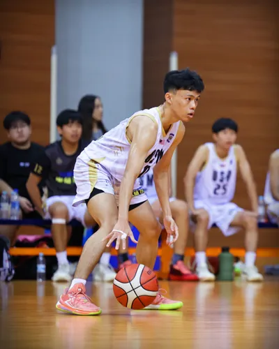 Photoshoot_0000_0J5A2677